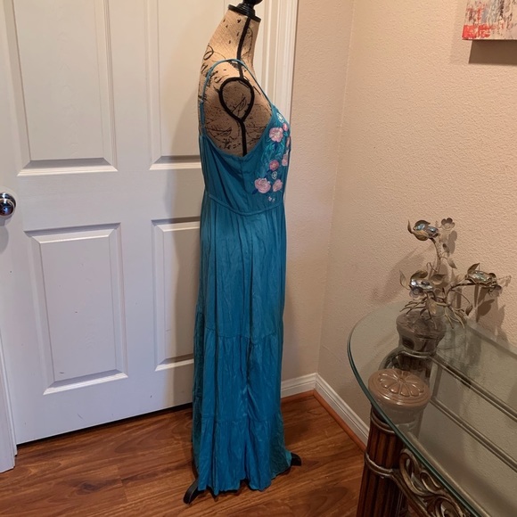 Teal blue embroidered maxi dress - Picture 4 of 5